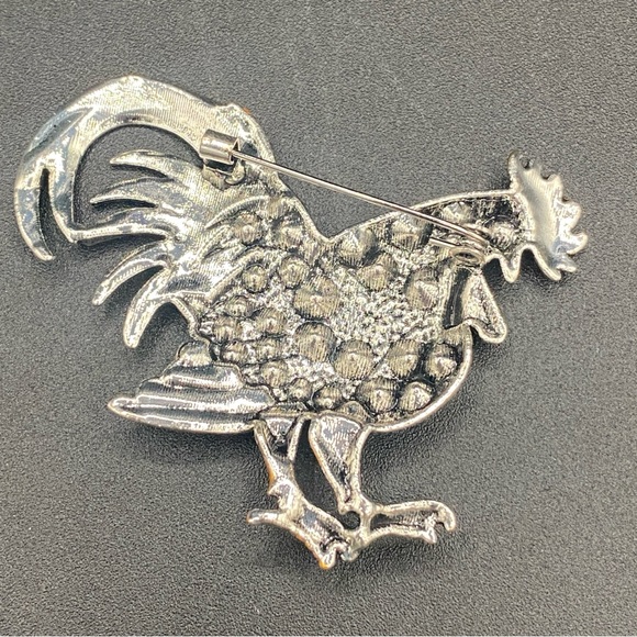 Pewter Rooster Brooch Studded with Rhinestones and Gold Enamel comb and feet - Picture 6 of 10